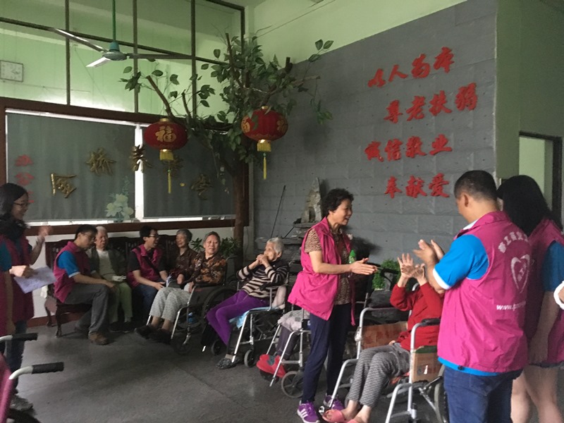 KWIH Huicheng Staff Club visited Golden Bridge Home of the Elderly